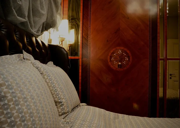 Fleeville Vicky's * Tirana