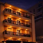 Fleeville Vicky's Tirana