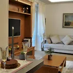 Fleeville Vicky's * Tirana