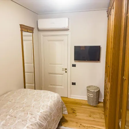 Fleeville Vicky's * 地拉那