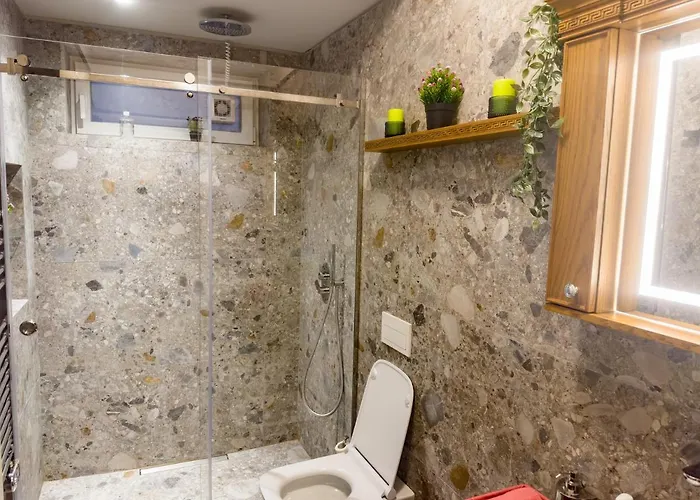 Fleeville Vicky's ティラナ